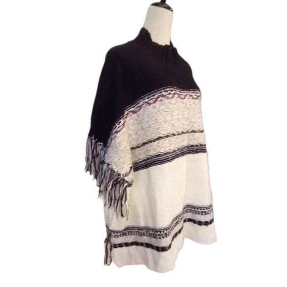 Wool Blend Poncho Sweater Fringe Stripes NWT Large - Picture 4 of 7
